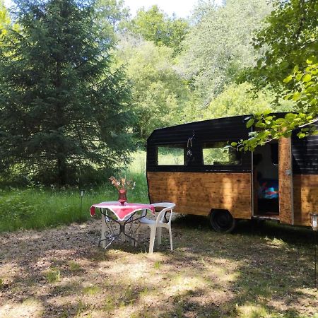 La Caravane Nature Saint-Julien-le-Petit Exterior foto