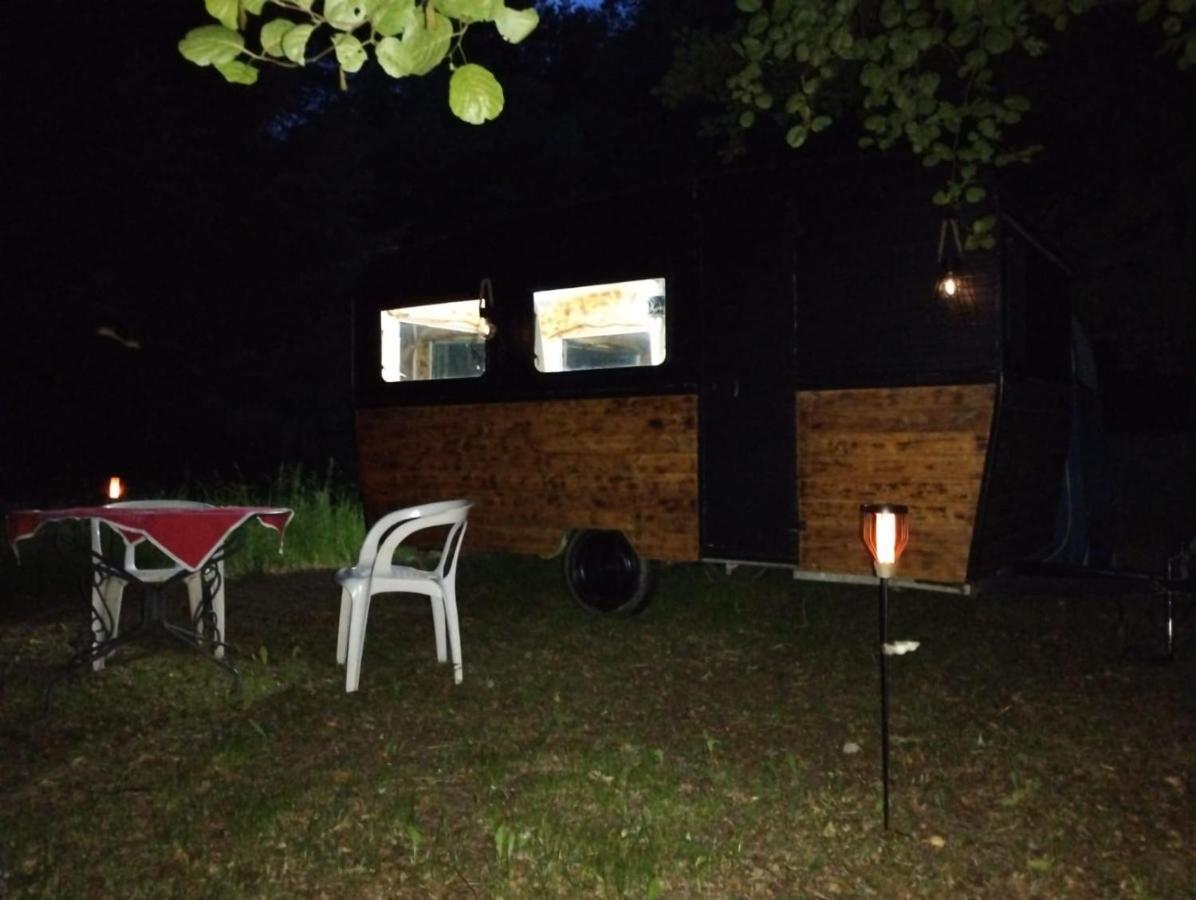 La Caravane Nature Saint-Julien-le-Petit Exterior foto